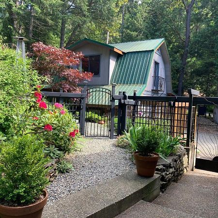 Salt Spring Carriage House B&B Ganges ภายนอก รูปภาพ