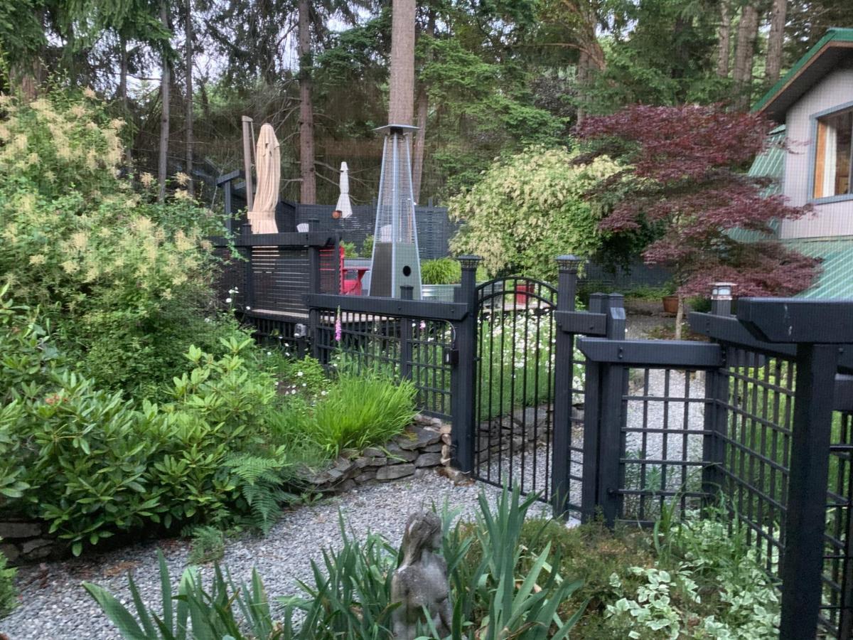 Salt Spring Carriage House B&B Ganges ภายนอก รูปภาพ