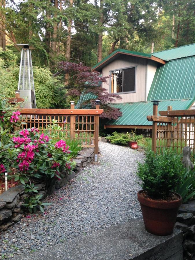 Salt Spring Carriage House B&B Ganges ภายนอก รูปภาพ
