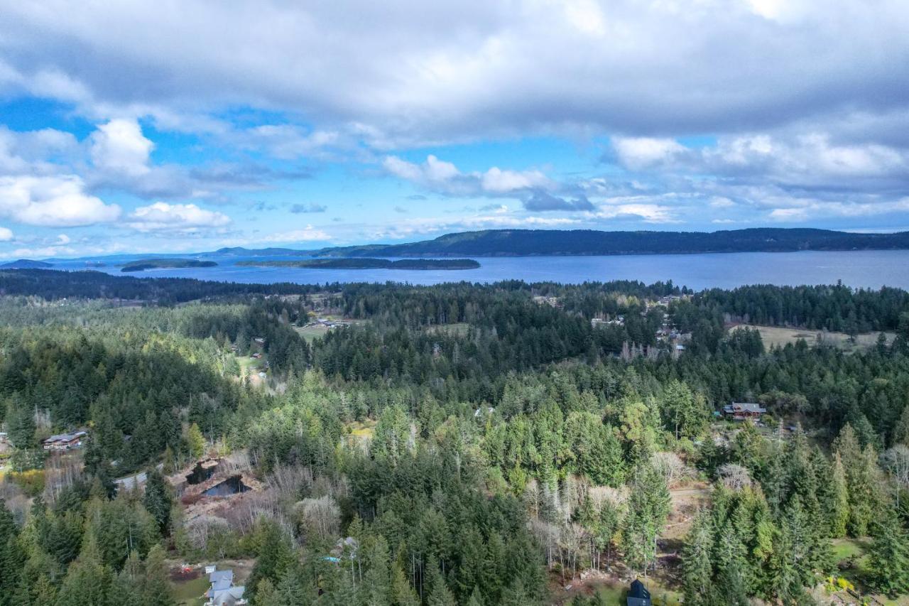 Salt Spring Carriage House B&B Ganges ภายนอก รูปภาพ