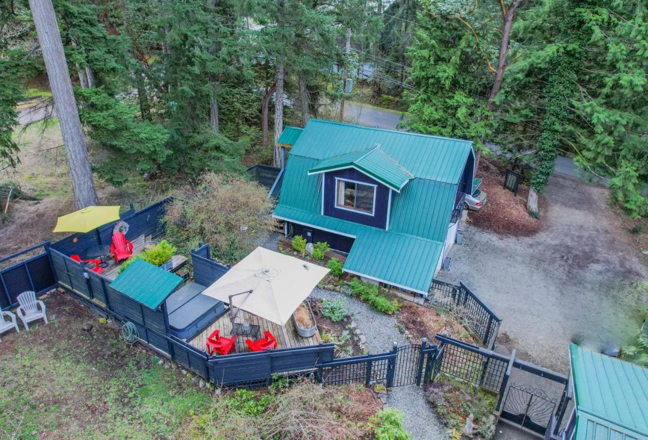 Salt Spring Carriage House B&B Ganges ภายนอก รูปภาพ
