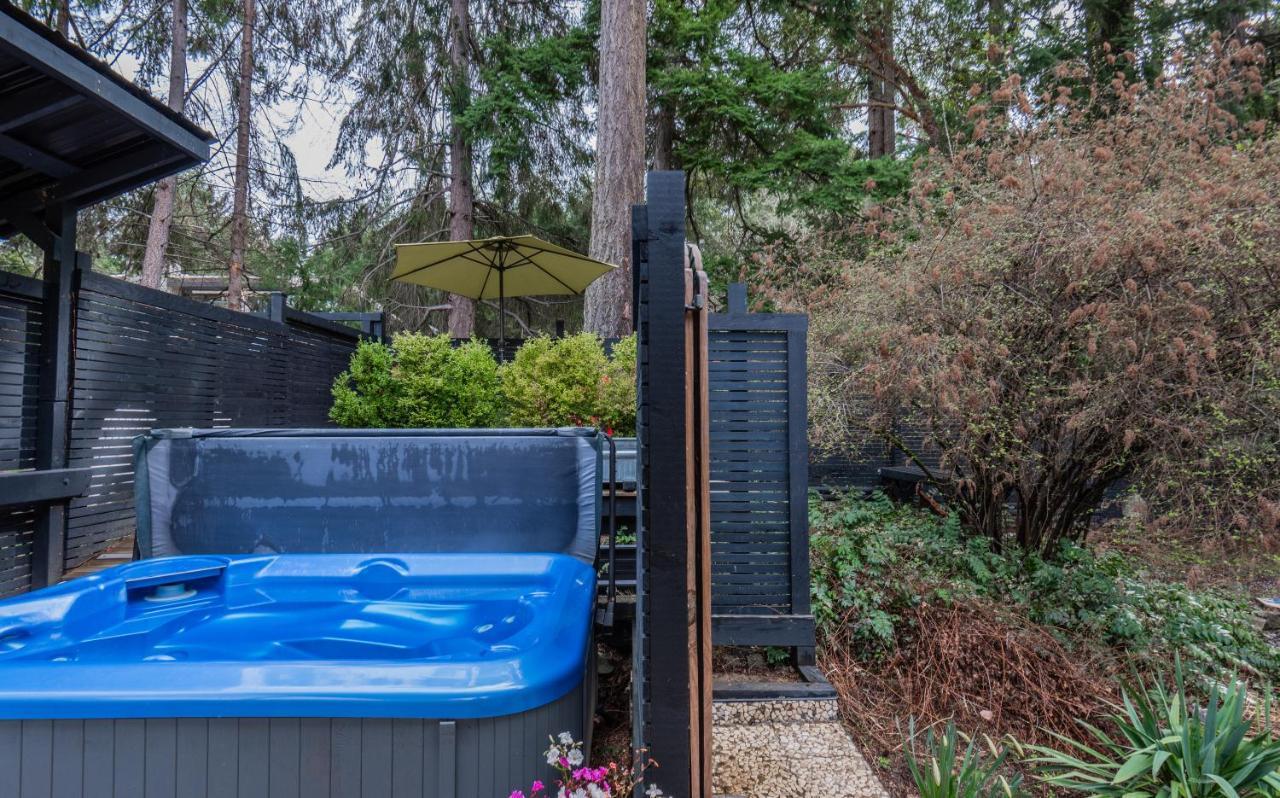 Salt Spring Carriage House B&B Ganges ภายนอก รูปภาพ