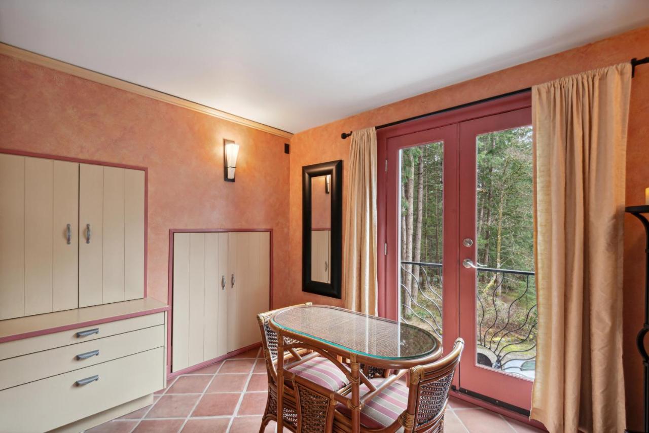 Salt Spring Carriage House B&B Ganges ภายนอก รูปภาพ