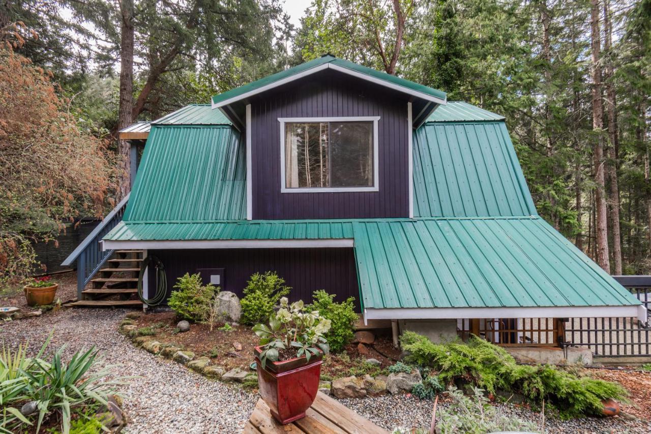 Salt Spring Carriage House B&B Ganges ภายนอก รูปภาพ