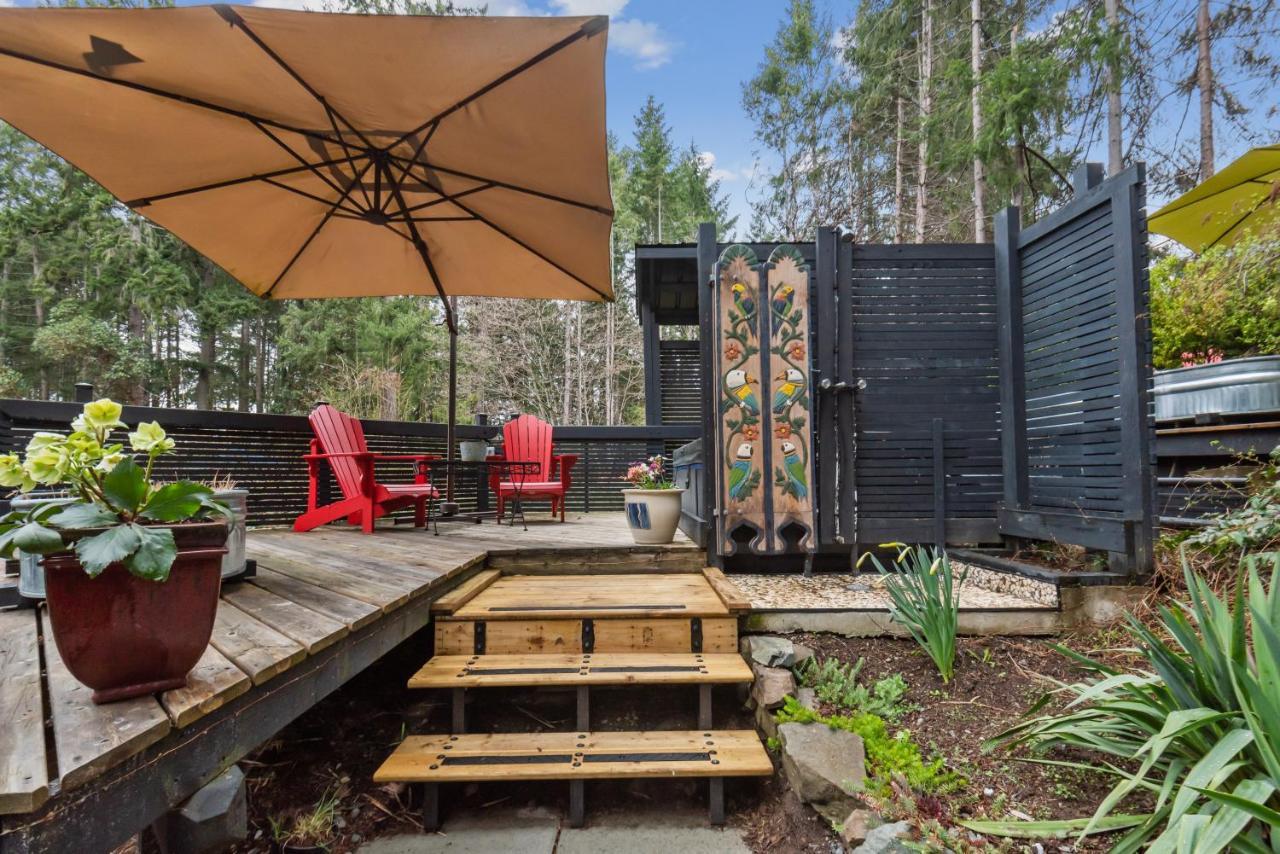 Salt Spring Carriage House B&B Ganges ภายนอก รูปภาพ
