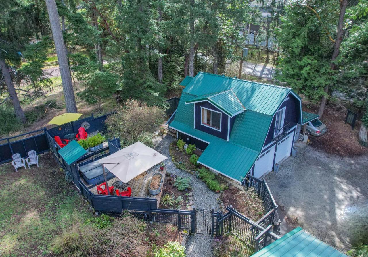 Salt Spring Carriage House B&B Ganges ภายนอก รูปภาพ