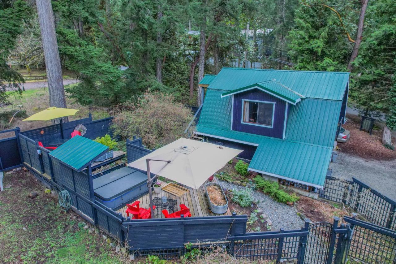 Salt Spring Carriage House B&B Ganges ภายนอก รูปภาพ